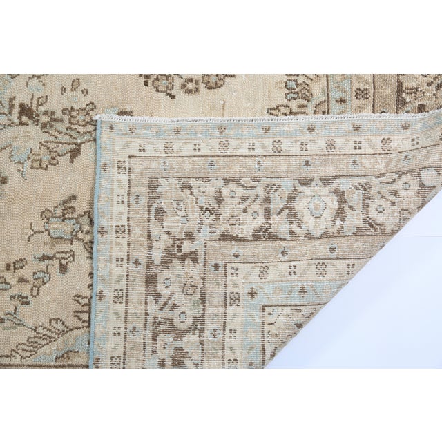 Vintage Hand Knotted Rug With Elegant Symmetrical Motifs– Floral Medallion -9' 8'' X 11' 9'' For Sale - Image 11 of 11