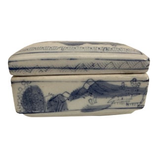 Vintage 1900s Chinese Hand Painted Blue & White Porcelain Lidded Trinket Box For Sale