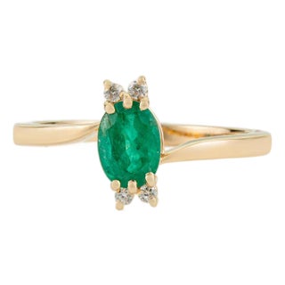14k Yellow Gold Oval-Cut Natural Emerald & Diamond Promise Ring Size 7 For Sale