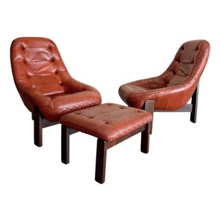 1970s Brazilian Modernist Leather Lounge Chair Pair With Ottoman Attrb Jean Gillon for Probel For Sale