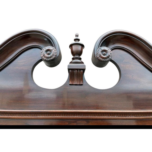 Excellent condition. minor ware. Some glare shown from taking photos outside. Please see photos as they are considered...