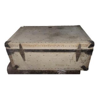 Rogers and Madison Antique Cream Victory Steamer Cabin Trunk Storage Coffee Table For Sale