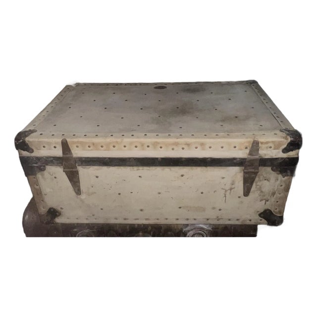 Rogers and Madison Antique Cream Victory Steamer Cabin Trunk Storage Coffee Table For Sale