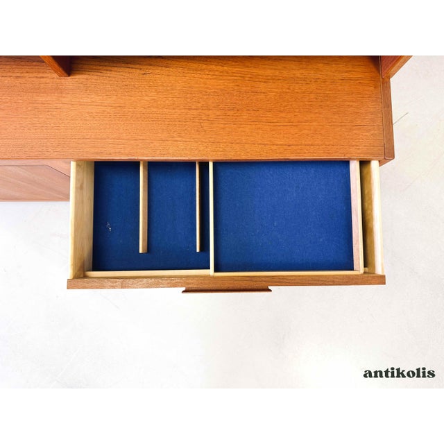 Wood Mid-Century Bookcase in Teak by Nils Jonsson for Hugo Troeds, 1960s For Sale - Image 7 of 13