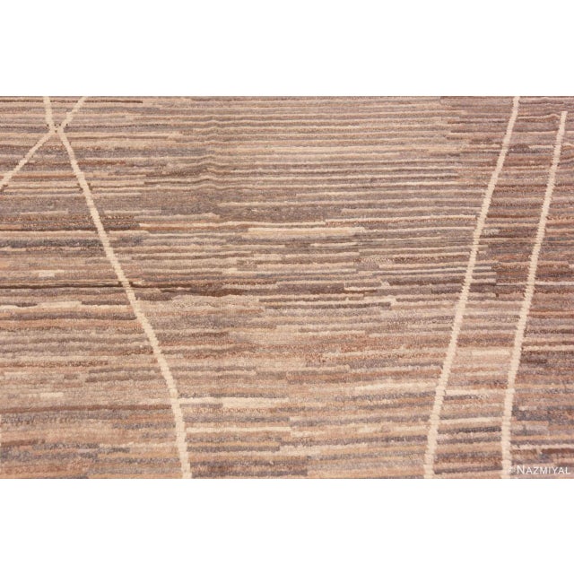 Nazmiyal Collection Large Geometric Modern Minimalist Rug For Sale - Image 9 of 10