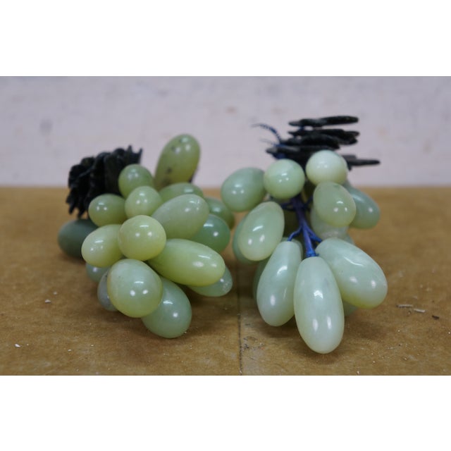 Pair Mid Century Chinoiserie Green Jade Grape Cluster Sculptures Leaves Vine For Sale - Image 6 of 12