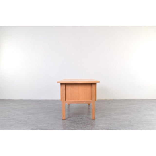 Mid-Century Oak Desk by Svend Åge Madsen for Sigurd Hansen, 1960s For Sale - Image 6 of 18