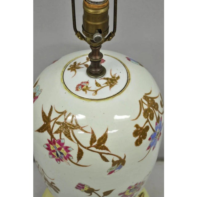 White Vintage Oriental Chinese Porcelain Bulbous Jardinière Floral Oriental Table Lamp For Sale - Image 8 of 12