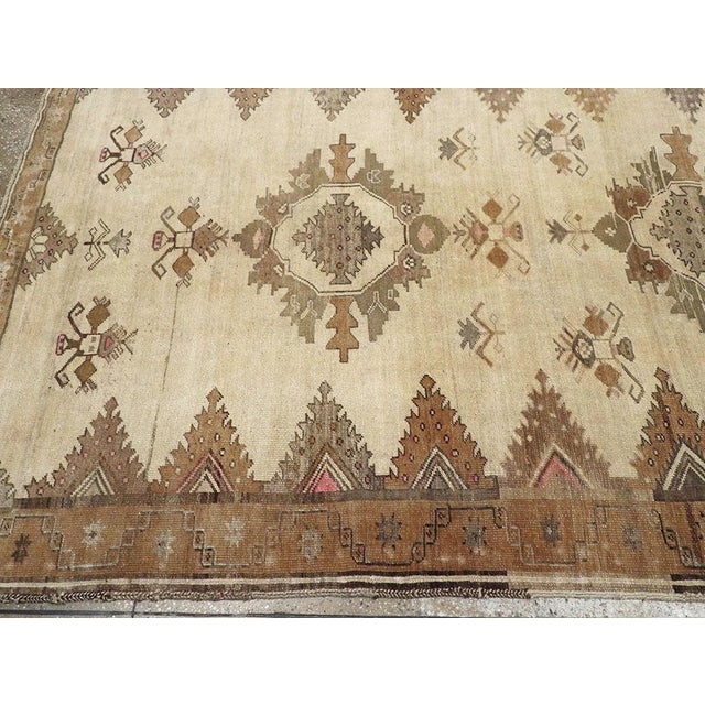 Textile Galerie Shabab Collection Mid-20th Century Turkish Anatolian Room Size Carpet For Sale - Image 7 of 10