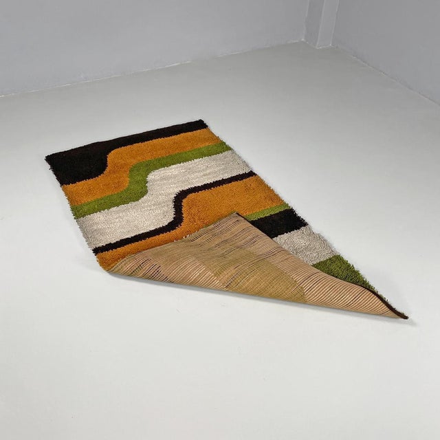 Beige Modern Italian Rectangular Rug with Wavy Decorations in Green and Orange, 1970s For Sale - Image 8 of 18