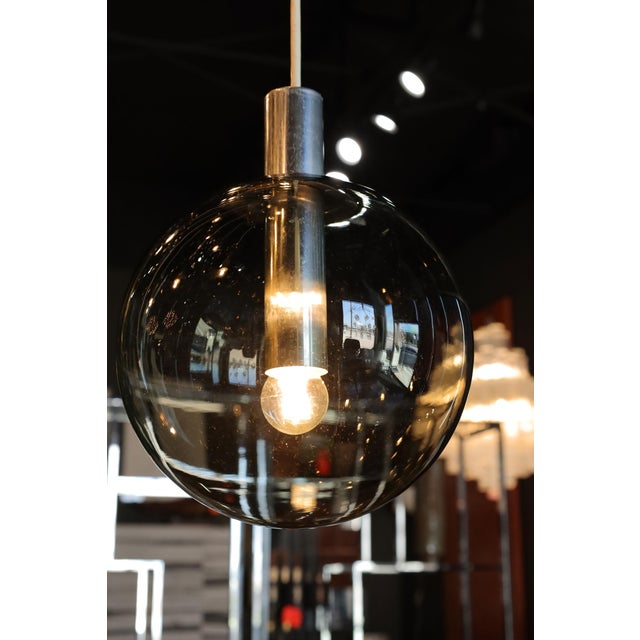 Transparent 1970s Monumental Cascade Chandelier by Lightolier, 16 Globes For Sale - Image 8 of 13