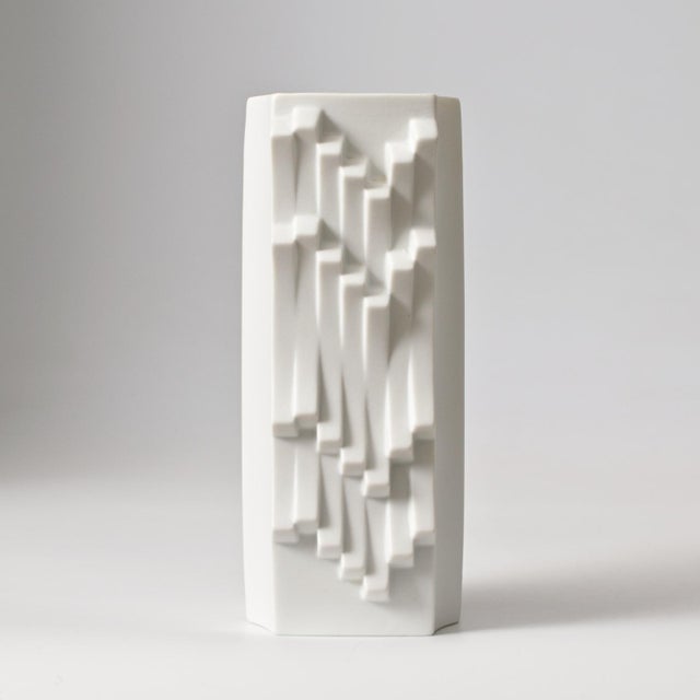 Archais White Porcelain Vase by Heinrich Fuchs for Hutschenreuther, 1970s For Sale - Image 4 of 11