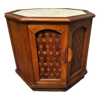 Mid Century Perception End Table With Marble Top Attributed to Lane For Sale
