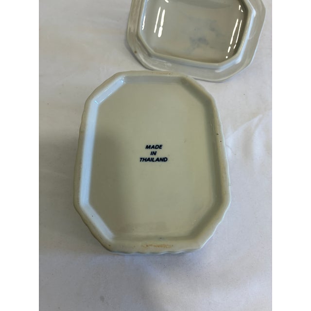 Ceramic Vintage Blue and White Floral Ceramic Box With Handle For Sale - Image 7 of 10