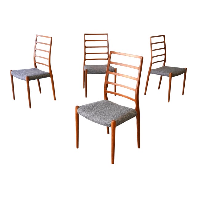 1960s Set of 4 Danish Modern Teak j.l Møller Model 82 Dining Chairs for Møbelfabrik For Sale