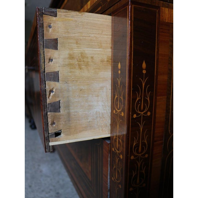 Chest of Drawers in Walnut with Rolo Neoclassical Inlays For Sale - Image 12 of 15