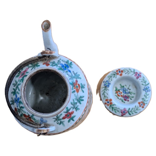 Antique Chinese Famille Rose Bird and Butterfly Teapot (Late 19th Century) For Sale In Dallas - Image 6 of 8