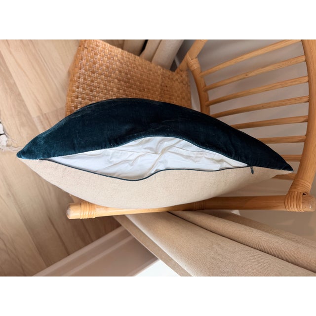 Late 20th Century Deep Teal Velvet/Linen Flax Throw Pillow With Plush Full Insert 20” X 18” Rectangular Accent For Sale - Image 5 of 7