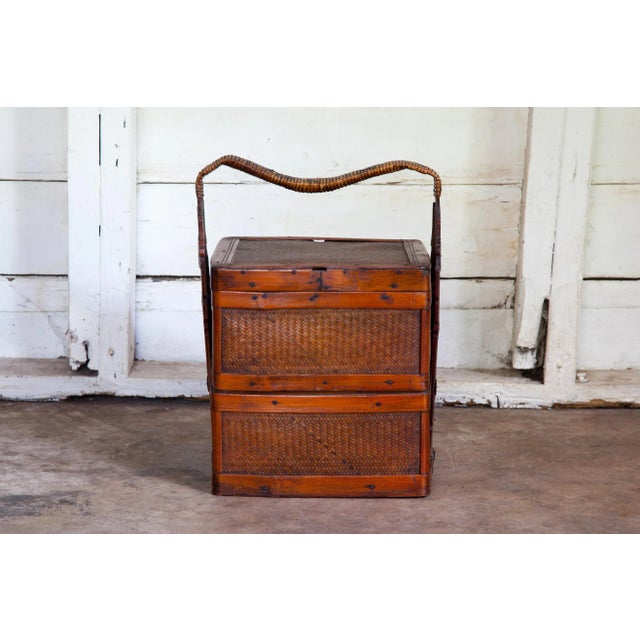 Chinoiserie Antique Chinese Woven Rattan and Bamboo Nested Basket With Carved Handle For Sale - Image 3 of 8