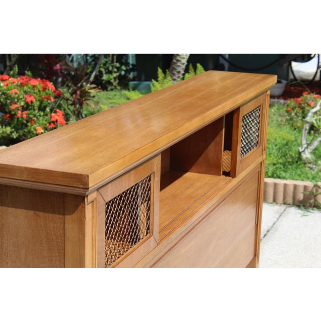 Mid-Century Modern Full Size Bar Headboard – 1970s Vintage Wood Frame With Storage & Brass Grille Panels For Sale - Image 15 of 17