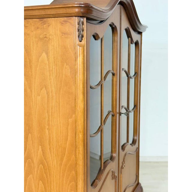 Brown Baroque Display Cabinet in Wood For Sale - Image 8 of 10