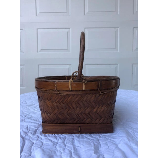 Early 20th Century Early 20th Century Rattan Fruit Basket With Hinged Handle For Sale - Image 5 of 7