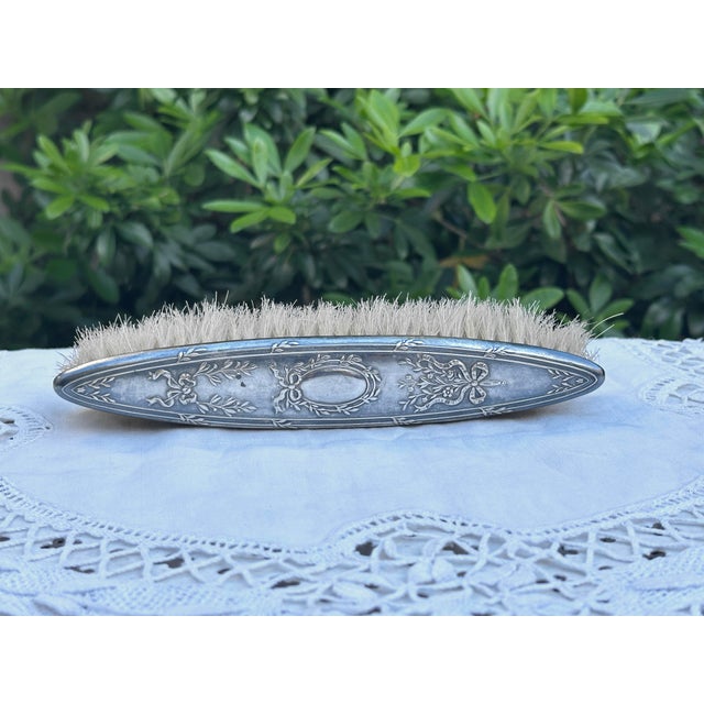 Louis XVI Silver Clothes Brush Decorated with Crossed Ribbons and Laurel, France, 1900s For Sale - Image 4 of 5