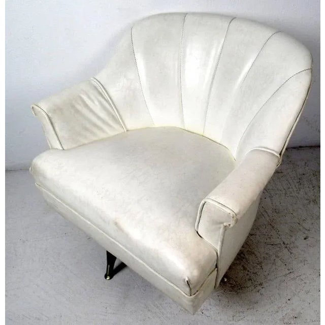 Plastic 1960s Mid-Century Modern White Vinyl Lounge Chair For Sale - Image 7 of 8