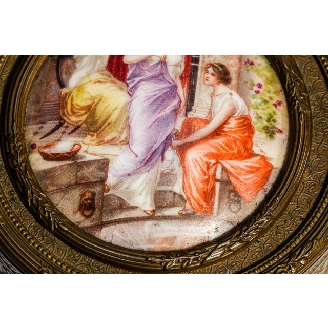 Metal Exceptional Round Small Antique 19th Century French Hand Painted Porcelain Neoclassical Box For Sale - Image 7 of 16