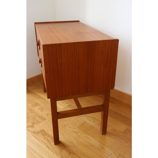 Small Scandinavian Chest of Drawers in Teak, 1960 For Sale - Image 4 of 15
