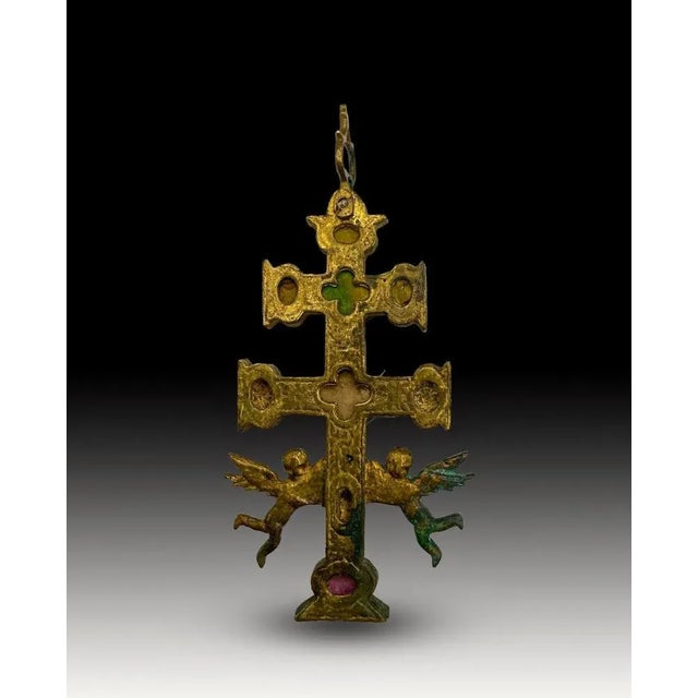 Cross of caravaca xvii century. Very beautiful cross of caravaca made in bronze. 17th Century. Measurements: 14x6 cm. Good...