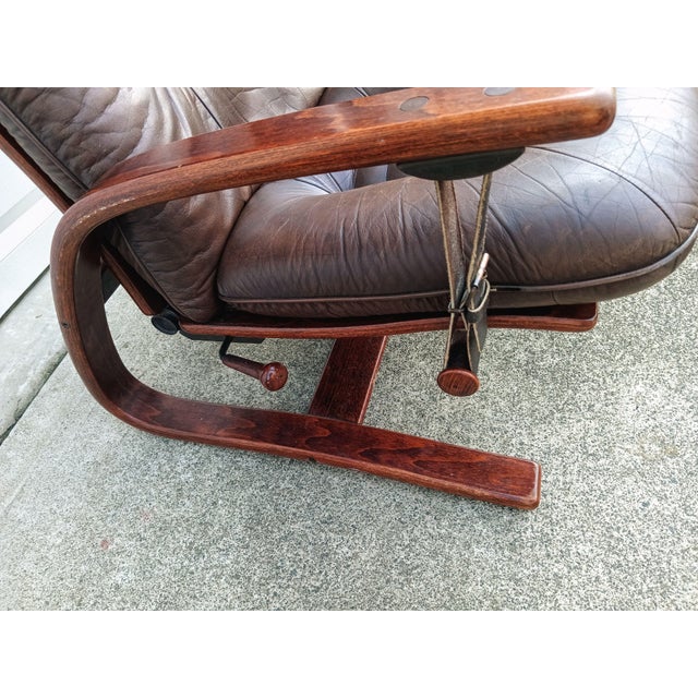 MCM Westnofa Scandinavian "The Panter" Lounge Chair & Ottoman Made in Norway & Designed by the Legendary Arnt Lande. For Sale - Image 10 of 12
