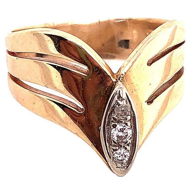 14 Karat Yellow and White Gold Diamond Center Contemporary Ring, Size 8.5 For Sale - Image 9 of 11