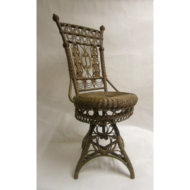Victorian 19th Century Heywood Bros. And Wakefield Co. Natural Wicker Swivel Piano Chair For Sale - Image 3 of 13