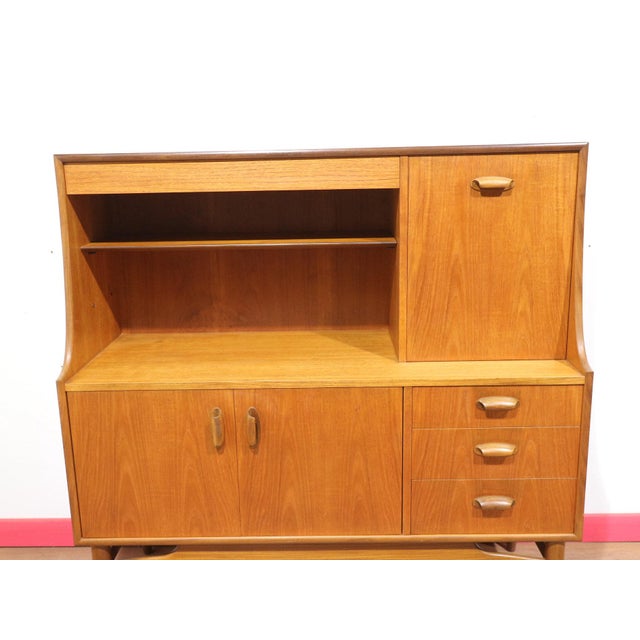 Mid Century Modern Vintage Teak Buffet Short Credenza by G Plan Danish Style For Sale In Greensboro - Image 6 of 15