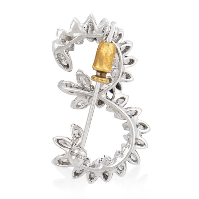 1980s Vintage 1.50 Carat Diamond 14k White Gold Brooch For Sale - Image 5 of 5