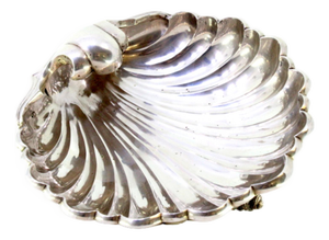 Shell-Shaped Silver Candy Box with Relief Feet