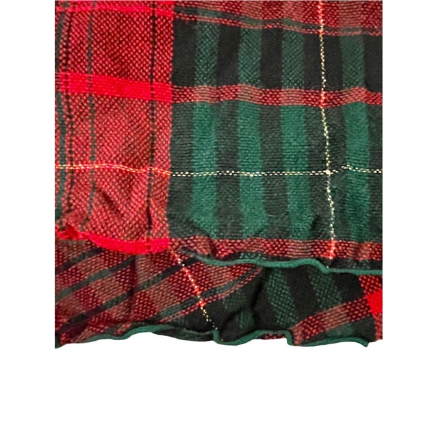 Mid 20th Century Vintage Red Green Plaid Tartan Round Tablecloth & 4 Napkins Styled After Ralph Lauren Christmas For Sale - Image 5 of 8