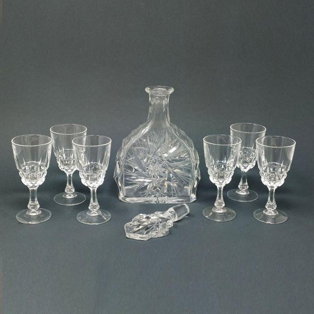 Elegant and gorgeous mid-century vintage crystal decanter with 6 crystal glasses 1950s. Made In Italy. Dimensions:...