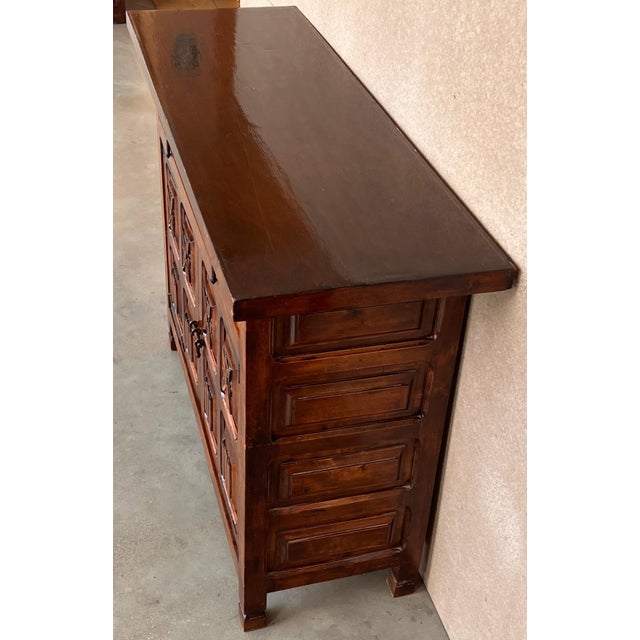 20th Century Spanish Carved Walnut Tuscan Credenza or Buffet with One-Drawer For Sale In Miami - Image 6 of 18