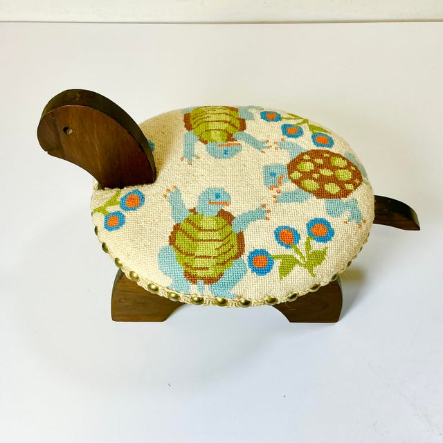 Chartreuse 1970s Vintage Arts & Crafts Coastal Folk Art Needlepoint Cushion & Pine Turtle Footstool. For Sale - Image 8 of 16