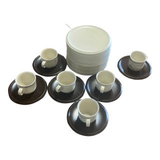 1970s Rosenthal Modernist Queensbury Marble & Bisque Dinnerware Set, Germany- 22 Pieces For Sale