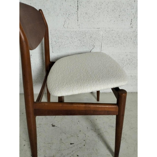 1960s Vintage Chairs in White Boucle by Leonardo Fiori for Isa Bergamo, 1960s, Set of 6 For Sale - Image 5 of 14