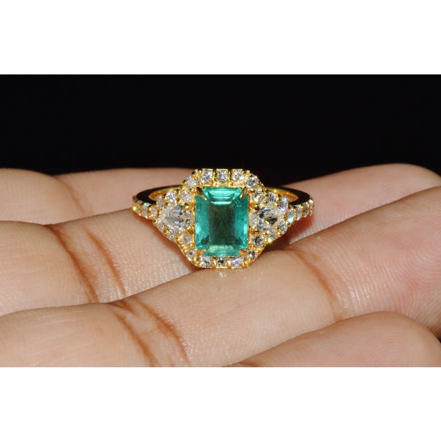 Late 20th Century Certified Natural 2.82cts Emerald Diamond Solid 18k Yellow Gold Halo Ring, Size 6.5 For Sale - Image 11 of 13