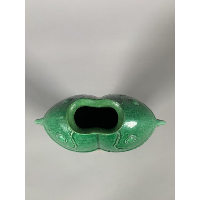 Ceramic Monochrome Green Vase with Adjoining Carp, Kangxi period (1662-1722) For Sale - Image 7 of 9