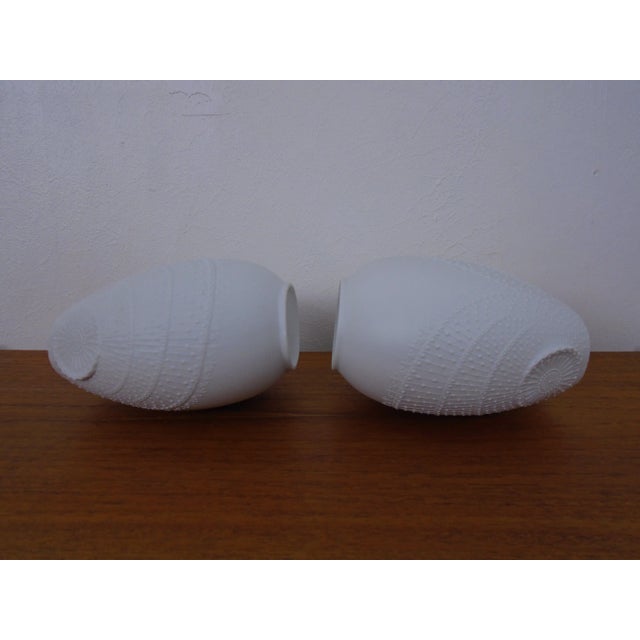 Mid-Century Op Art Vases by M.frey for Kaiser, Germany, 1960s, Set of 2 For Sale - Image 6 of 14