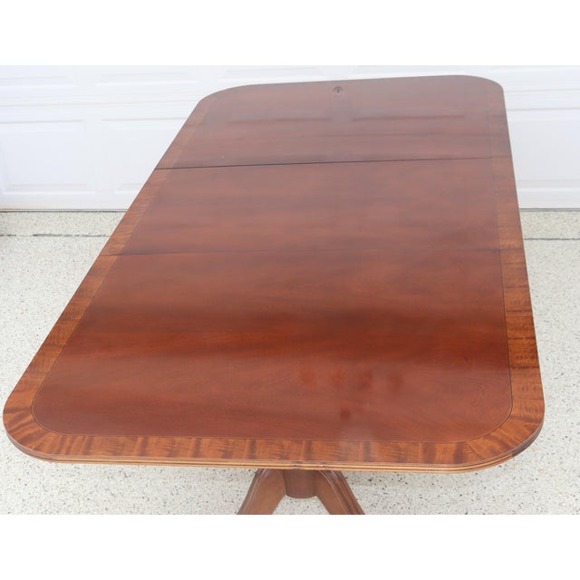 Brown 1980s Henredon Mahogany Double Pedestal Dining Table With Leaves – Traditional Formal For Sale - Image 8 of 12