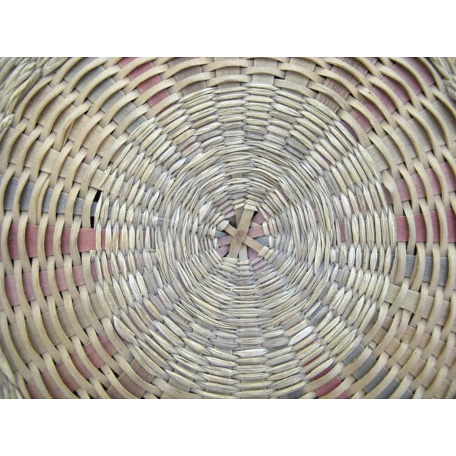 Iroquois Native Sweetgrass & Ash Splint Checkered Rim Round Basket With Lid For Sale - Image 9 of 13