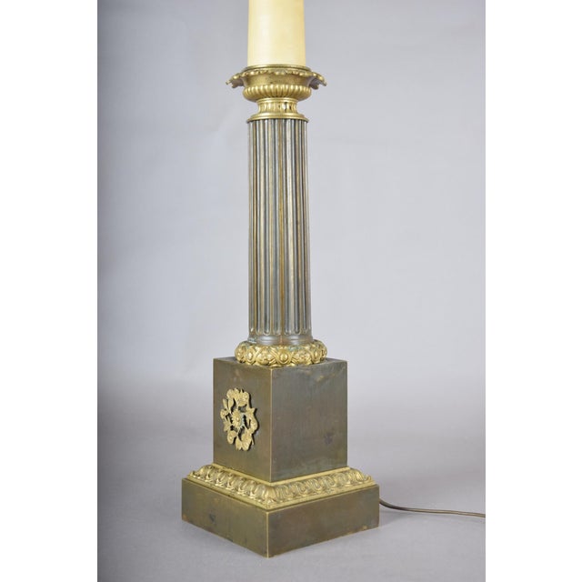 Antique Neoclassical Louis XVI Style Bronze Column Table Lamp with Gilt Accents, Europe, 19th Century For Sale - Image 4 of 10