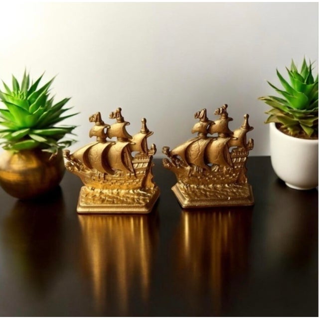 Antique Bronzed Cast Iron Bookend / Doorstop Sailing Boat Nautical Decor. 6”x5,5”. Heavy. Bookends